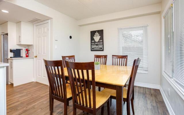 Wintergreen Retreat with Private Sauna & Patio 82291