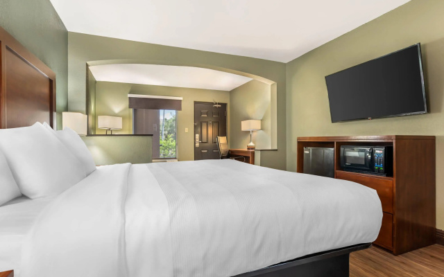 Quality Inn & Suites near Panama City Beach