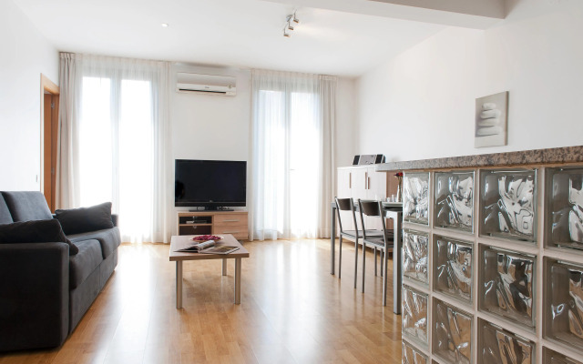 MH Apartments S. Familia