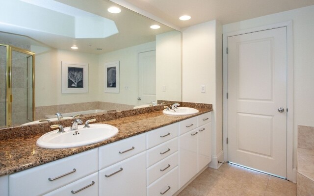 Crb0216 2 Bedroom Condo