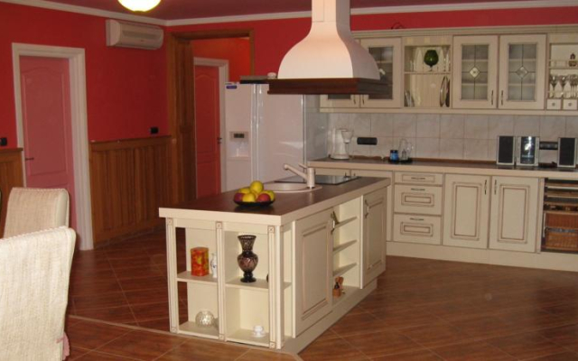 Villa Piros