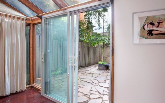 Classic 3BR Facing La Fontaine Park by Namastay