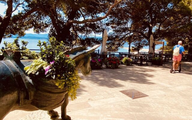 Zlatni Rat Beach Hotel