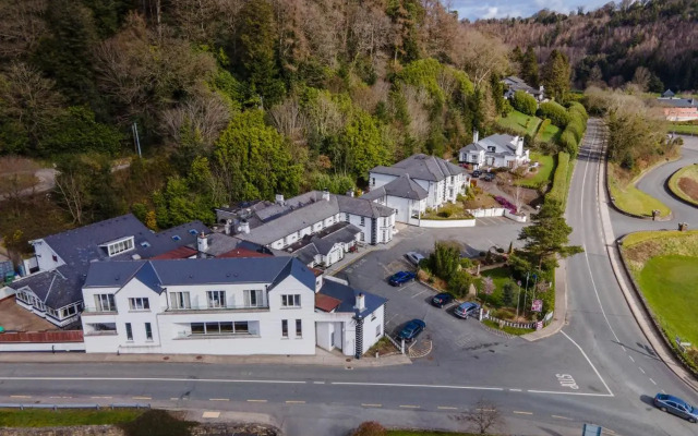 Best Western Woodenbridge Hotel & Lodge