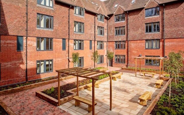Stylish Rooms and Studios - COVENTRY - Campus Accommodation