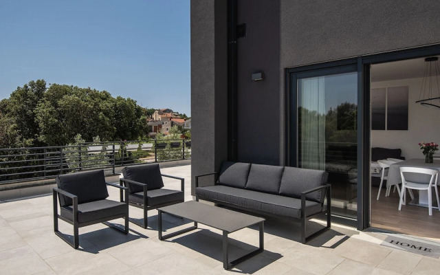 Modern Apartment With Large Covered Terrace