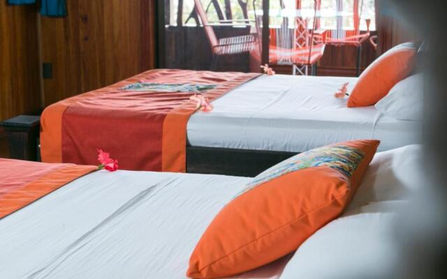 Hotel La Isla Inn