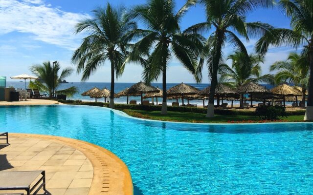 Residence B.ViewGrand 4BR by Villas HK28