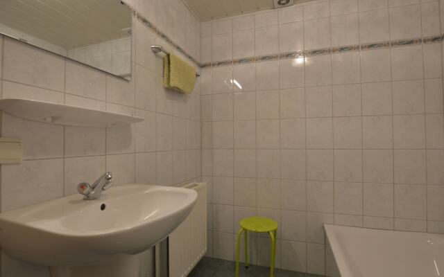 Modern Holiday Home in Robertville with Garden