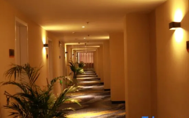 Rest Hotel (Shijiazhuang North Station Bolinzhuang Subway Station)