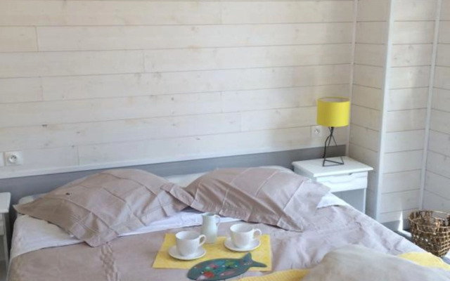 Les Pieds Dans L'Eau