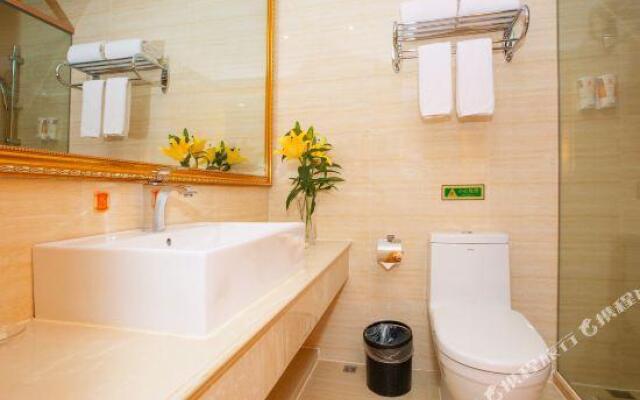 Vienna 3 Best Hotel (Maoming Yanjiang Building)