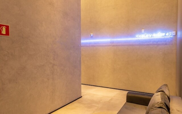 Charlie Sabiá Moema Essential