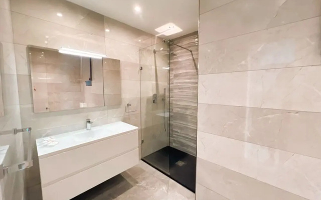 Harbour View Spacious 2BR Apartment