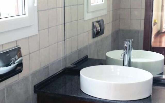 Awesome Home in Plativola Ag.g.rethym With 4 Bedrooms, Wifi and Outdoor Swimming Pool