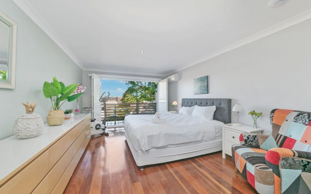 Rozelle 3 Bedrooms cosy dream holiday home with Free Parking by KozyGuru – Guest Rooms – Sydney