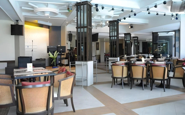 Bangsaen Villa Hotel (SHA Extra Plus)