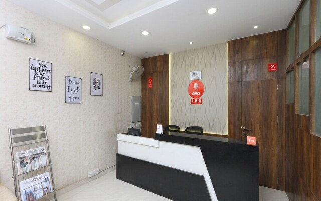OYO 13230 Pearl Manor