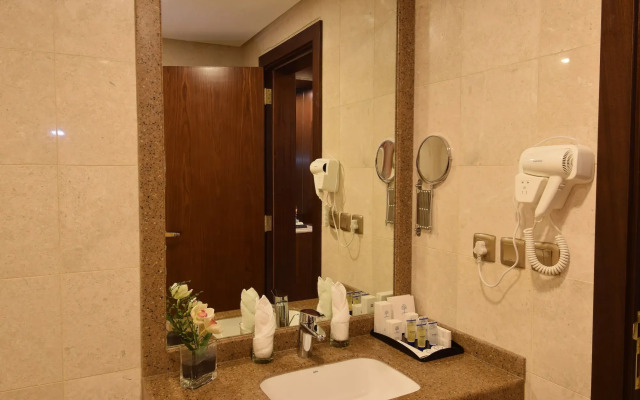 Zaha Al Munawara Hotel