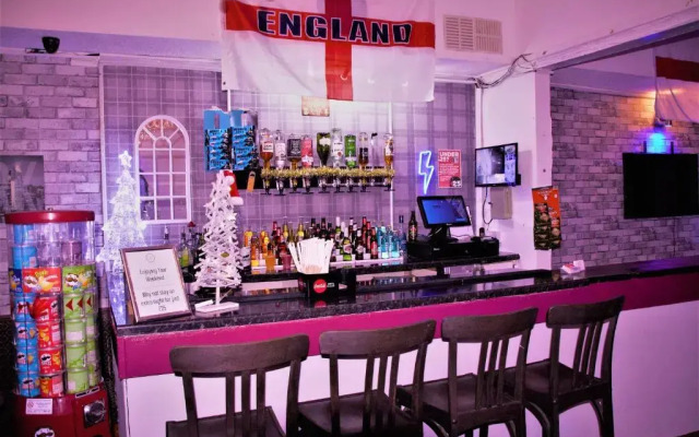 The Hollingdales Hotel