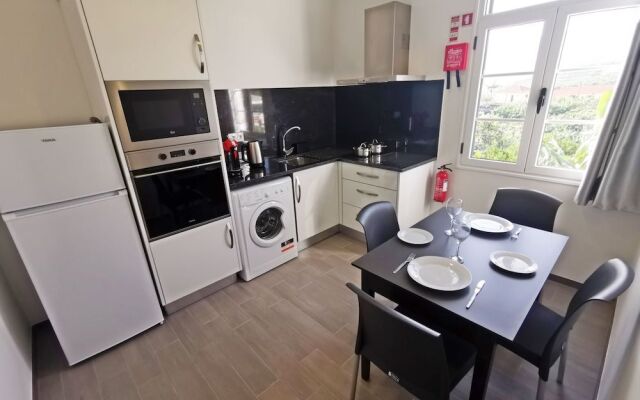 Apartments with Pool in Funchal