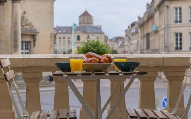 Studio rénové avec terrasse et vue unique !