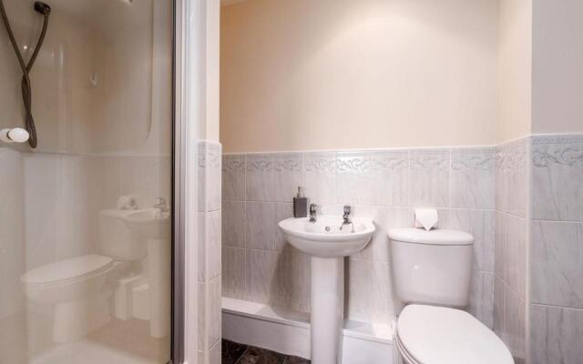 Cosy Apartment & Central Location & Contractors & DSA