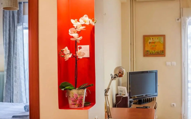 Athens Strawberry Hideaway - City Chic Retreat