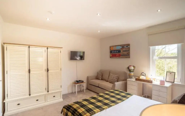 Torrs Warren Country House Hotel