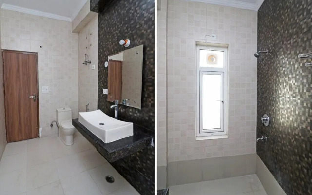 Esscon House by OYO Rooms