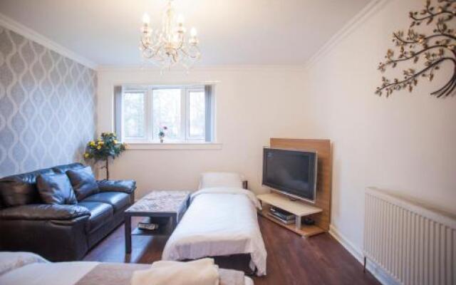 Montgomery - Meadow Place Room