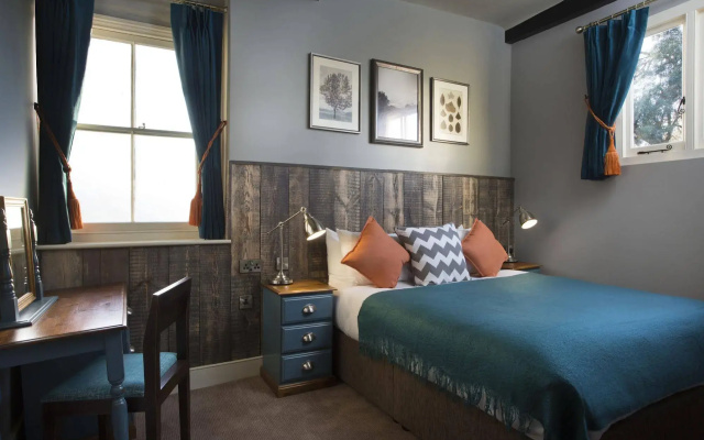 The Ostrich Inn