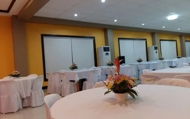 S.R Paradise Beach Resort Hotel