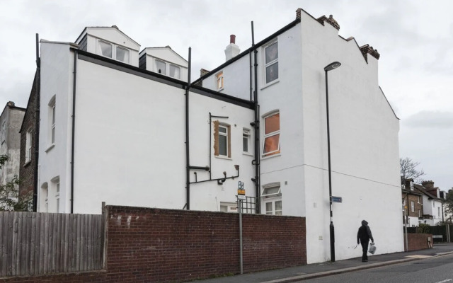 The Susanna Suite, South Norwood