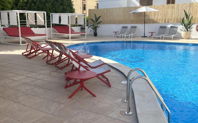 Poniente Playa Aparthotel