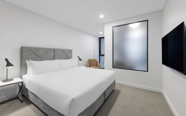 Meriton Suites Canberra