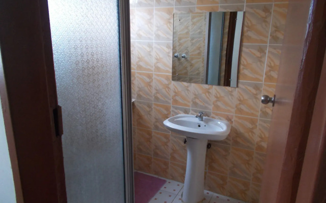 Shema Guest Lodge