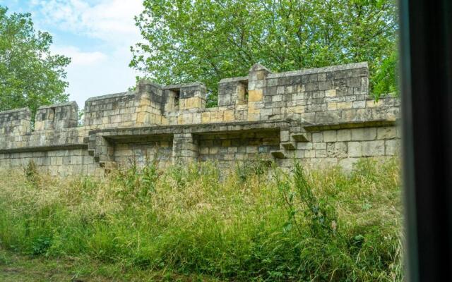 City Walls Sanctuary - 5