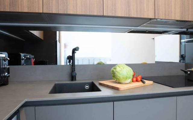 Le Magenta in Nice With 1 Bedrooms and 1 Bathrooms