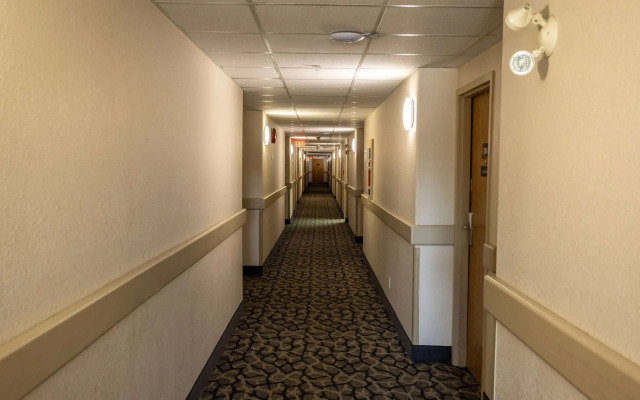 Ramada by Wyndham Cranbrook