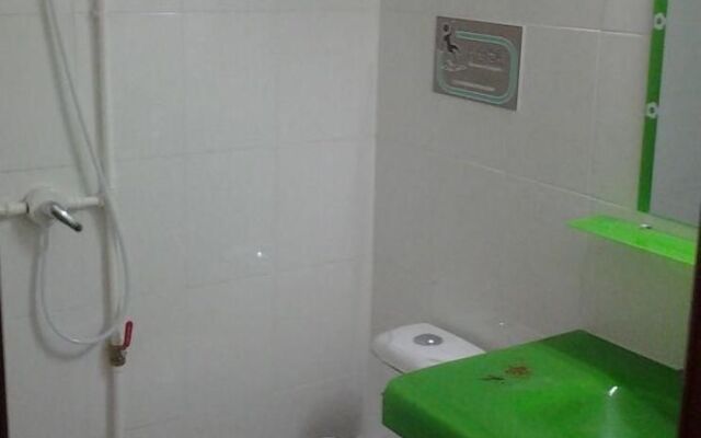 Huayi Youth Hostel