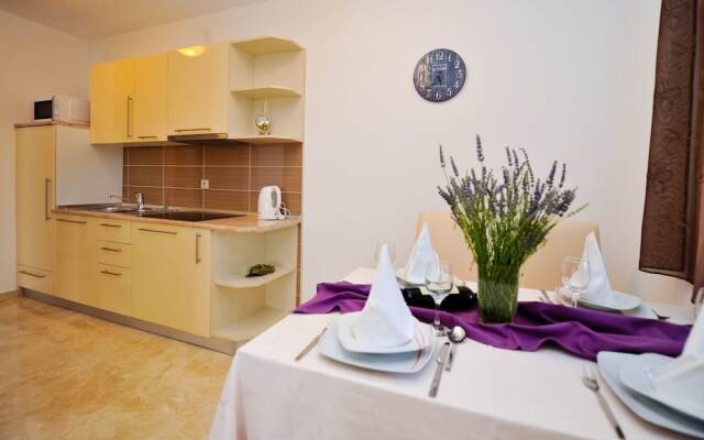 Lastura Aparthotel & Mobile Homes