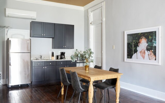 Charming Central Business District Studios by Sonder