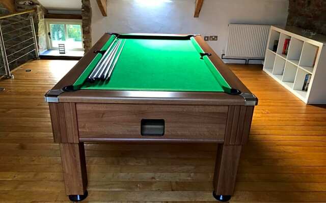 Dan y Graig Barn, Carmarthen