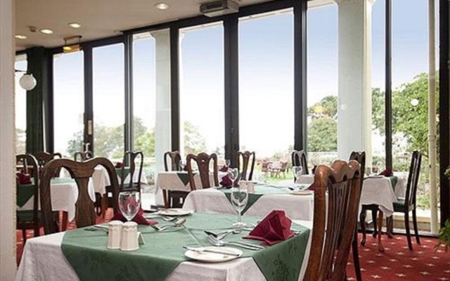 The Cliffden Hotel