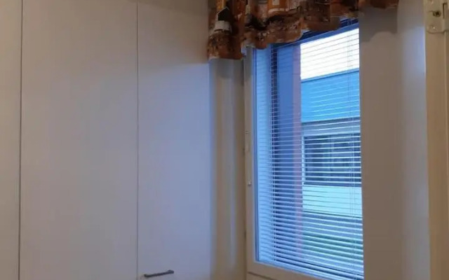 Pieni moderni saunallinen kaksio keskustan lähellä