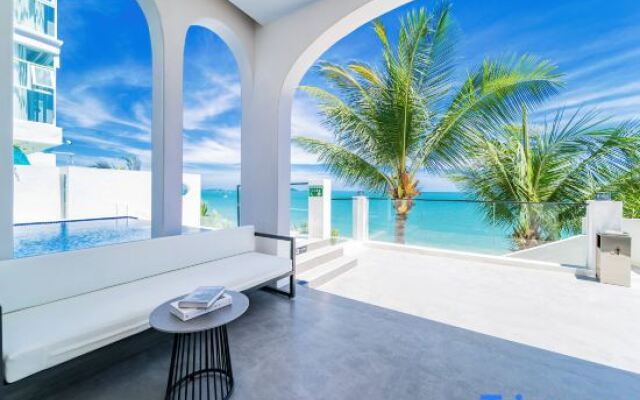 That sea in Sanya The sea infinity pool designer Meisu