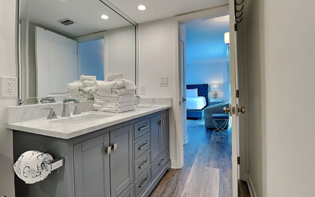 Shoreline Towers by Southern Vacation Rentals