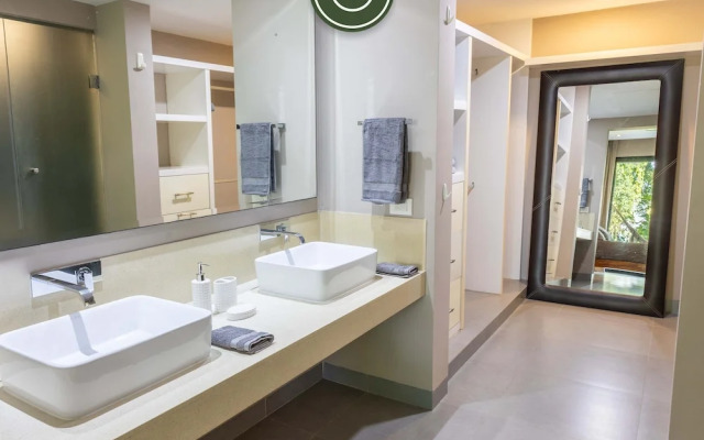 Nick Price Residences A 206