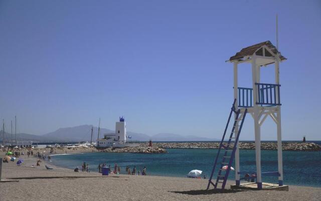 Apartamento 409 marina Real Puerto de la Duquesa playa